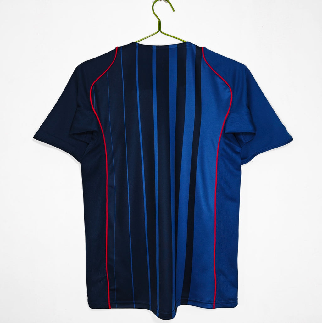FC Barcelona away 04/05