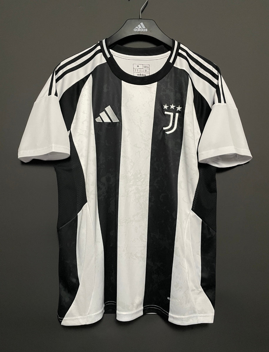 Juventus home 24/25