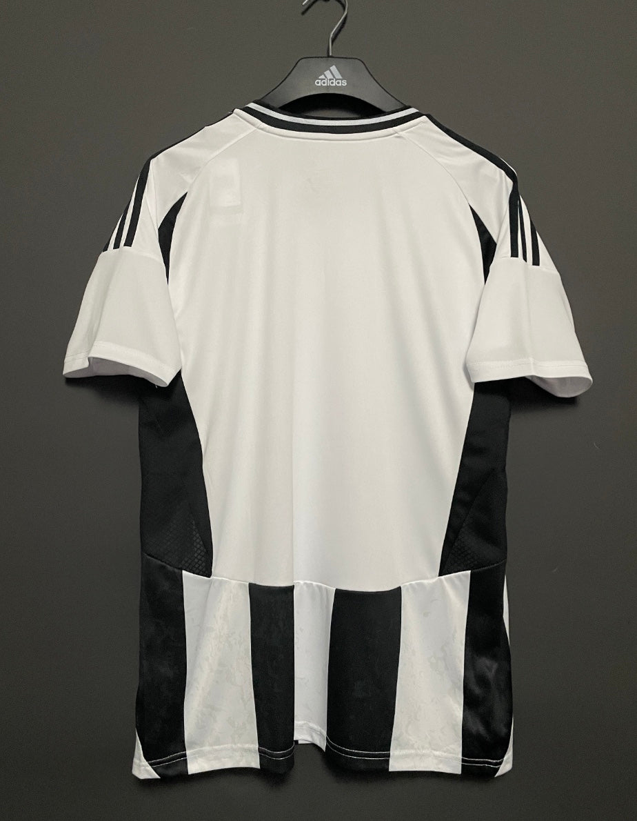 Juventus home 24/25