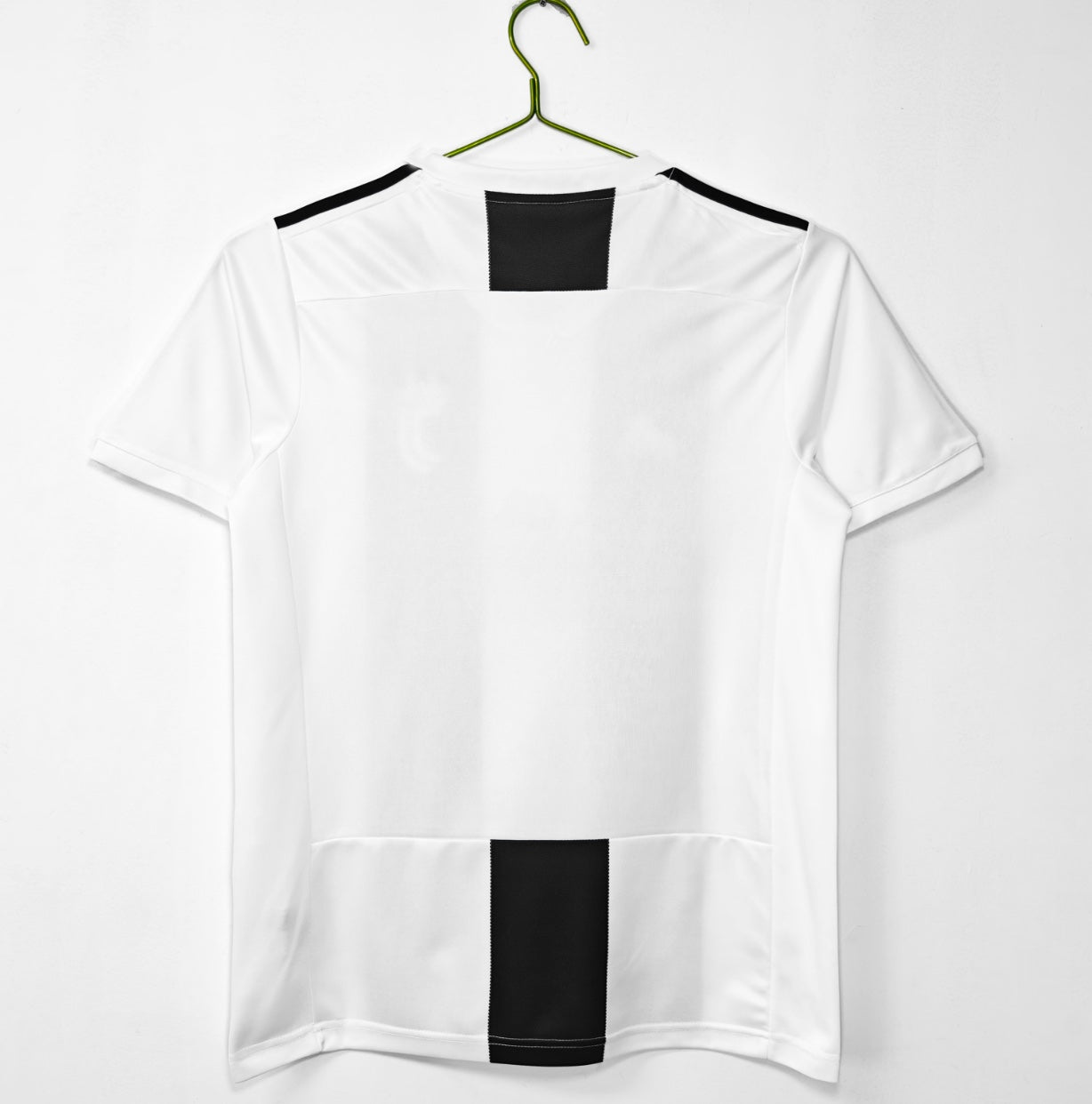 Juventus home 18/19