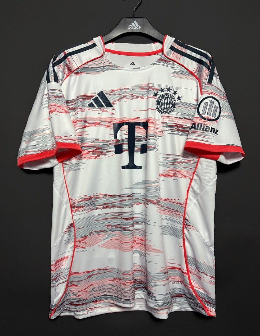 Bayern München away 25/26