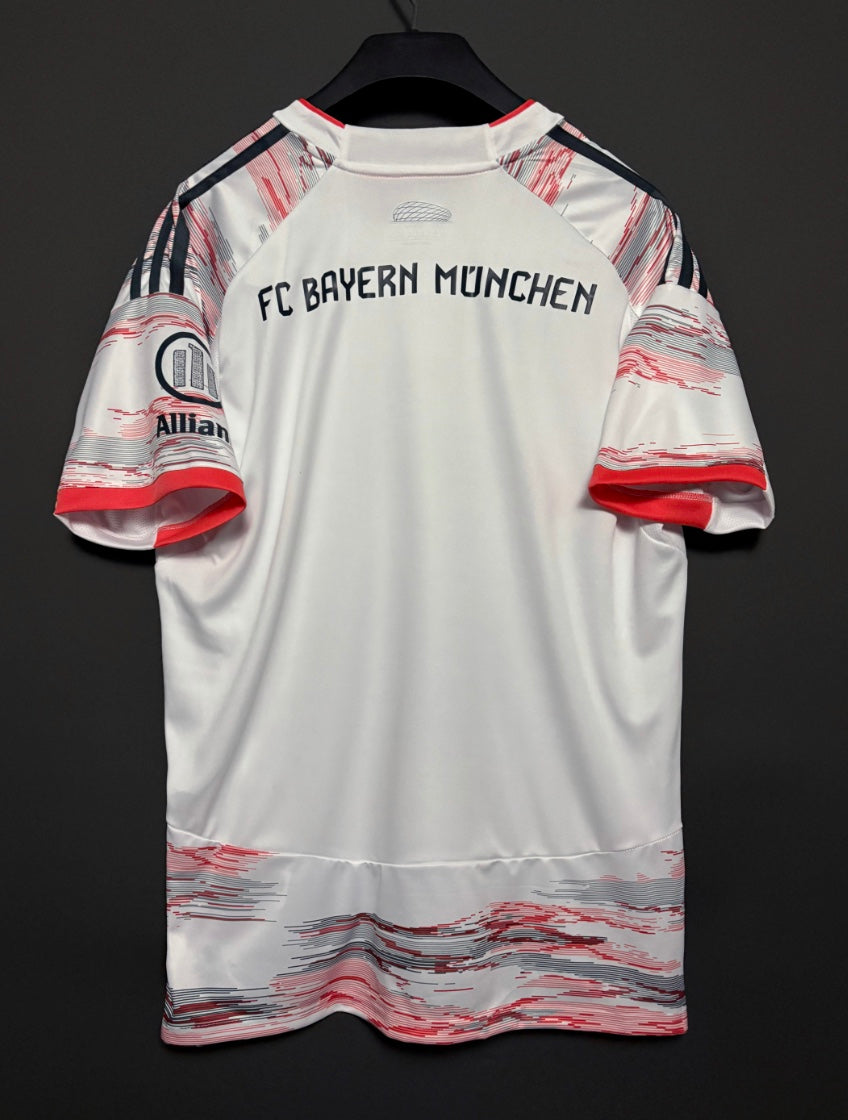 Bayern München away 25/26