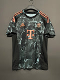 Bayern München away 24/25