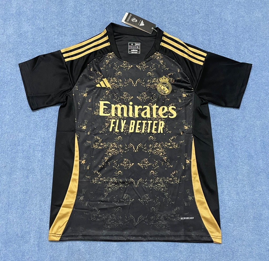 Real Madrid ´gold scattered´ special