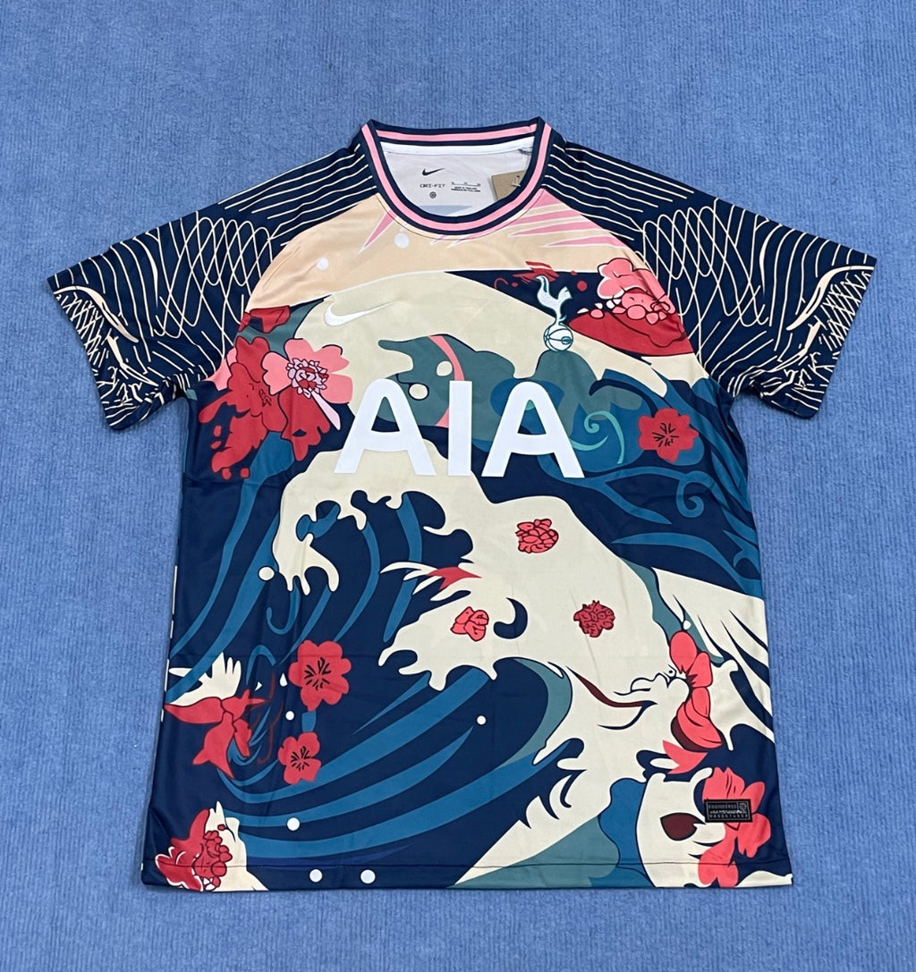 Tottenham ´waves´ special edition