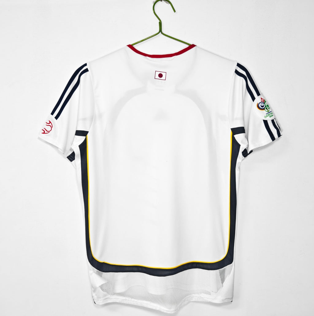 Japan away 06/07